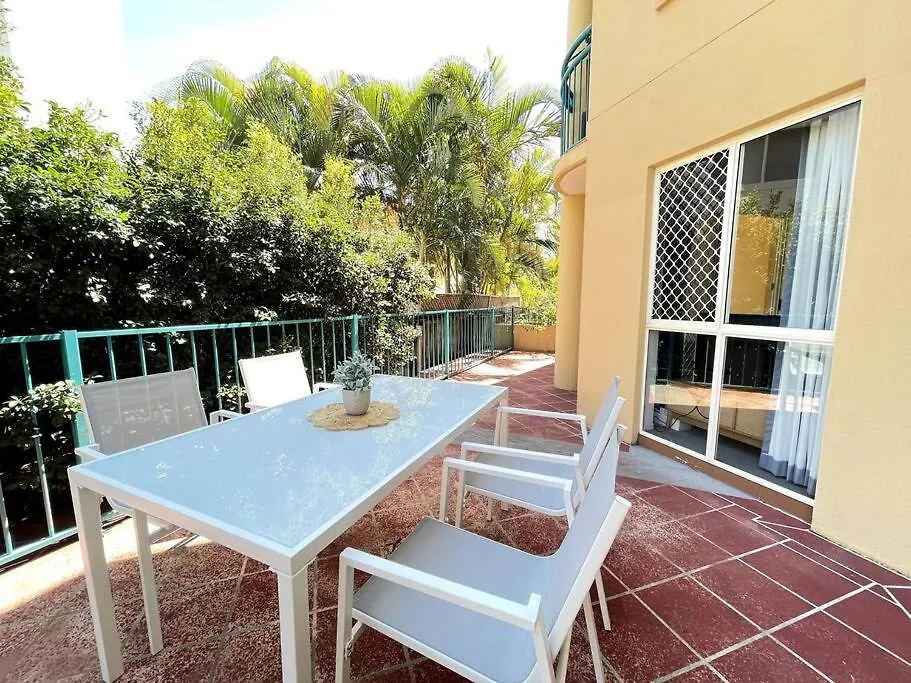 Chevron Island Apartment - Cozy And Convenient Gold Coast Australia