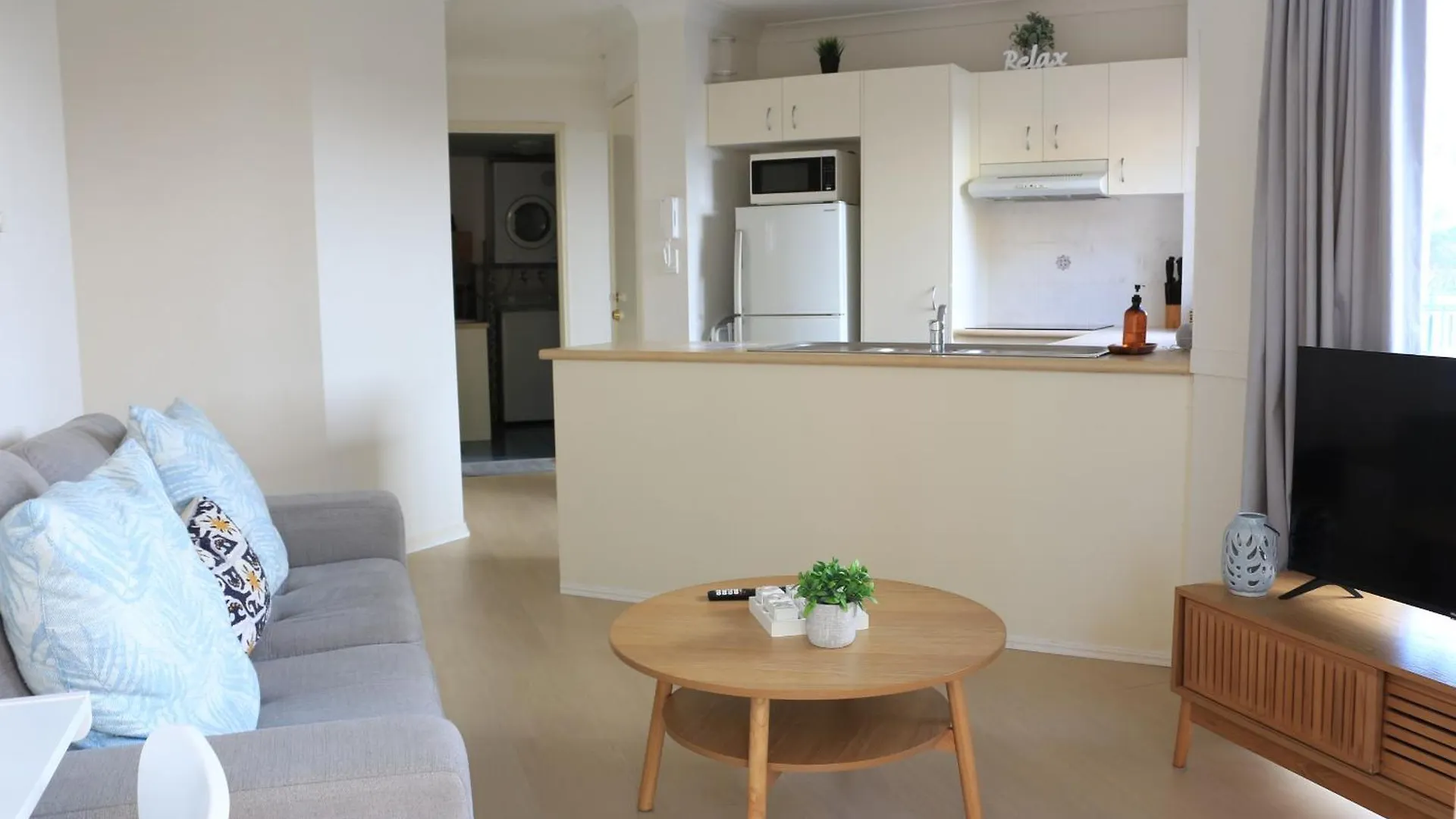 Chevron Island Apartment - Cozy And Convenient Gold Coast Australia